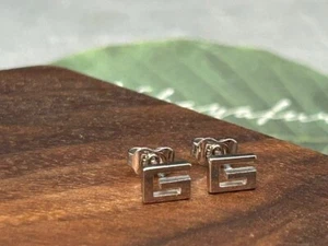 GUCCI Ohrringe G Logo eckig 750(18K) Weißgold schneller Versand - Bild 1 von 20