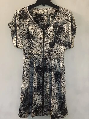 Vestido YA Los Angeles Negro Sedoso Serpiente Estampado Cocodrilo Talla MEDIANO Mini Vestido (A) Foto 1 de 4