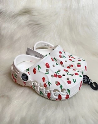 NUEVO Zuecos Crocs Baya Sandalias Sin Cordones Cerezas Niños C 9 Niño Talla Zapatos Foto 1 de 4