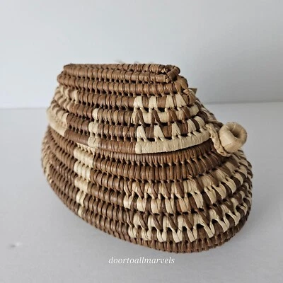 Cesta bobina joya ovalada hojas Pandanus con tapa hecha a mano en Tonga 7,5" Foto 1 de 4