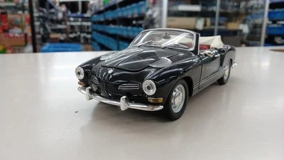 MINICHAMPS 1/24 VW KARMANN GHIA CABRIOLET 1970 - BLACK - Image 1 of 4