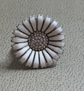 Designer Charm By Kranz Ziegler 925 Silver White Enamel Daisy Charm/signed - Picture 1 of 9