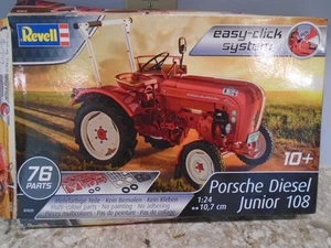 Kit modellino trattore Revell 7820 scala 1/24 Porsche Diesel Junior 108 PNEUMATICI MANCANTI - Foto 1 di 4