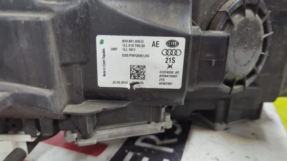 2014 - 2016 Audi A3 8V Right Headlamp 8V0941006D - image 1 of 4