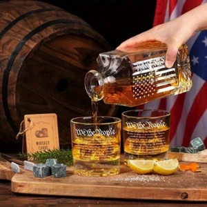 Juego de regalo de vaso de whisky jarra bandera americana patriótica "We The People" - 5 piezas - Imagen 1 de 5