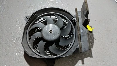 Hyundai Santa Fe 2.0 Ventilator Electric Cooling Fan - Image 1 of 4