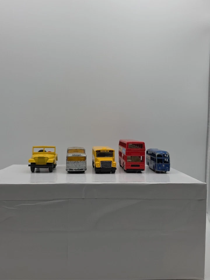 LOTE DE 5 AUTOBUSES MATCHBOX LESNEY JEEP - JEEP - AUTOBÚS ESCOLAR - AUTOBÚS LONDRES A-47 Foto 1 de 4