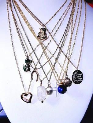 ¡Lote De Colección De Diez 10 Piezas De Colgantes/Collar Religiosos y Caprichosos! Foto 1 de 4