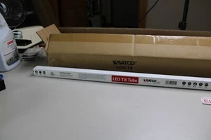 (10) Satco S9915 T8 LED Lamp 14 Watts 4000K 48" Medium Bi-Pin New 10 Bulbs - Picture 1 of 8