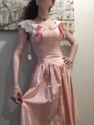 Vestido de graduación vintage dance allure bebé rosa con encaje  Foto 1 de 4