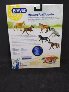 Breyer Stablemates Horses with Mystery Foal Surprise Family - Picture 1 of 2