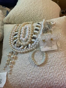 white pearl beads earings white blooms flower earings 4 necklaces 2 bracelets 1 - Picture 1 of 5