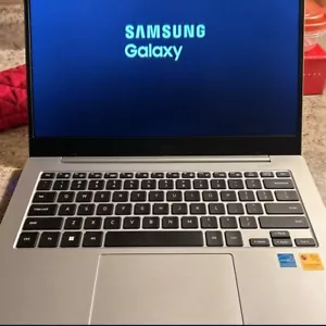 Samsung Galaxy Book 14" 128GB SSD, Qualcomm Snapdragon 7C - Picture 1 of 3