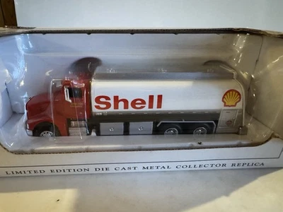 SpecCast 1:64 Scale Shell Oil 385 Peterbilt Fuel Tanker Truck No. 33019 In Box - Image 1 of 4
