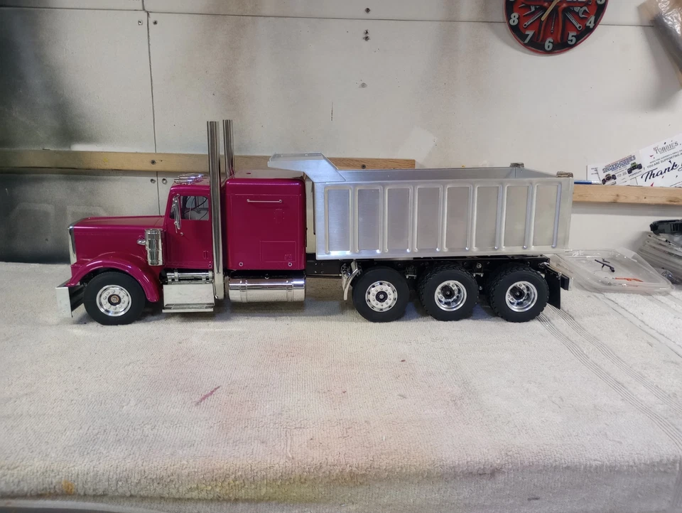 Tamiya Grand Hauler 自卸车带标签轴和 Lites — 第 1/4 张图片