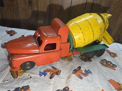 Vintage 1950's Structo Ready-Mix Concrete Truck Pressed Steel - Image 1 of 4