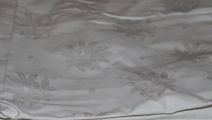 schöne Weißwäsche - großes Damast Tafeltuch / Tischdecke - Blumen (9) - Bild 1 von 7