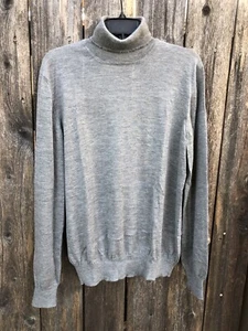 Suéter Loro Piana 100 % cachemir cuello alto gris talla M 50 $1695 - Imagen 1 de 10