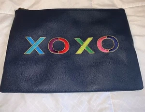 C Wonder Handbag XOXO Navy Blue Pouch - Picture 1 of 5