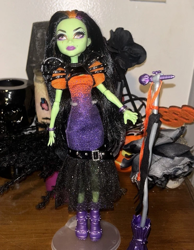 Muñeca Mattel Monster High Casta Fierce Cantante Bruja Púrpura, Verde, 2011 Foto 1 de 2