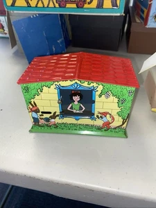 Alte Kinderdose Hundehaus Münzbank, Made in Hongarije - Bild 1 von 8