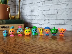 Lot Of 9 Disney Doorables Neon Glow Peek Includes Dory Caterpillar Alien Tiger  - Picture 1 of 10