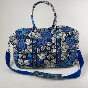 Bolso de Lona Vera Bradley Grand Traveler Fin de Semana Patrón Estampado Bayou Azul - Imagen 1 de 10
