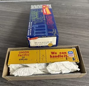 Roundhouse HO Scale Kit #1257 50’ Plug Door Box Car Union Pacific #499346 - NOS! - Picture 1 of 5