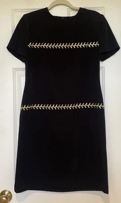 Vestido recto de microgamuza negro Positive Attitude de colección con bordado dorado talla 8  Foto 1 de 4