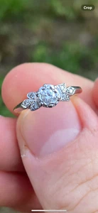 18ct gold and platinum Antique natural diamond ring - Picture 1 of 6