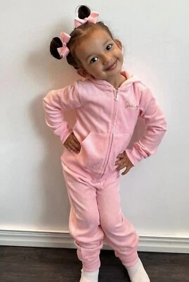 Novo com etiquetas, conjunto de veludo rosa suculento de alta costura para meninas, moletom com capuz + calça jogger. Tamanho 4T - Imagem 1 de 3