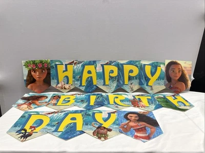 Banner de feliz cumpleaños Disney Moana, adornos para cupcakes y un adorno para pasteles Foto 1 de 2