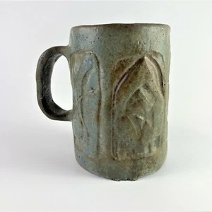 Handgefertigte Kunstkeramik großer schwerer Becher Stein rustikal primitiv Tiki oder Wikinger Atmosphäre  - Bild 1 von 12