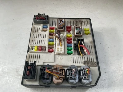 CENTRALINA PORTA FUSIBILI PER RENAULT Megane III 284B61871R Diesel 1.5 (08>16) - Immagine 1 di 4