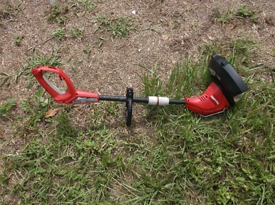 Homelite UT41112B 13 In 4 Amp Straight Electric String Trimmer bm13034d071188 - Image 1 of 3