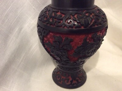 Jarrón de madera tallada en laca negra esmalte azul latón decoración asiática china chinoiserie Foto 1 de 4