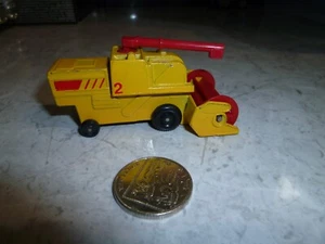 MATCHBOX COMBINE HARVESTER NO51 VGC YELLOW - Picture 1 of 5