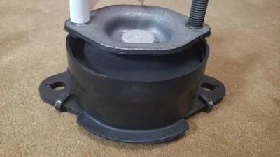 Aislador de montaje de transmisión OEM 2015-25 Ford Transit 150-350 HD 3,7 L 3,5 L LK4Z-6068-A Foto 1 de 4