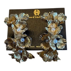 House of Harlow 1960 Gold-Tone Faux Pearl Large Flower Hoop Earrings NEW - Picture 1 of 5