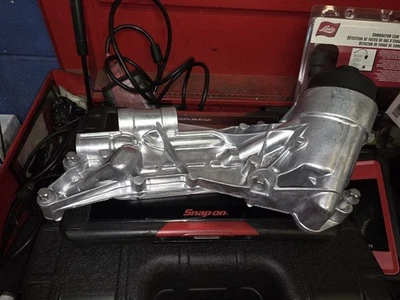 Enfriador de aceite de motor para Chevy Cruze 2016-19 y Chevy Sonic 1 8 L Foto 1 de 3