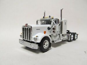 DCP, FIRST GEAR 1/64 SCALE W-900A KENWORTH SMALL BUNK, WHITE & CHROME