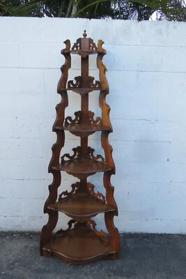 Estantes de exhibición victorianos de esquina altos tallados Eastlake Etagere 5802 Foto 1 de 4