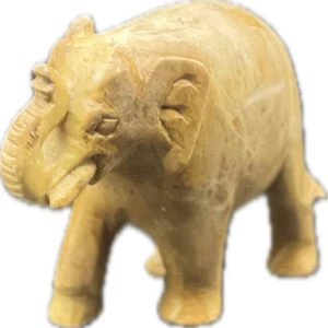 Fermacarte ELEFANTE in pietra di sapone intagliata a mano multicolore - Foto 1 di 9