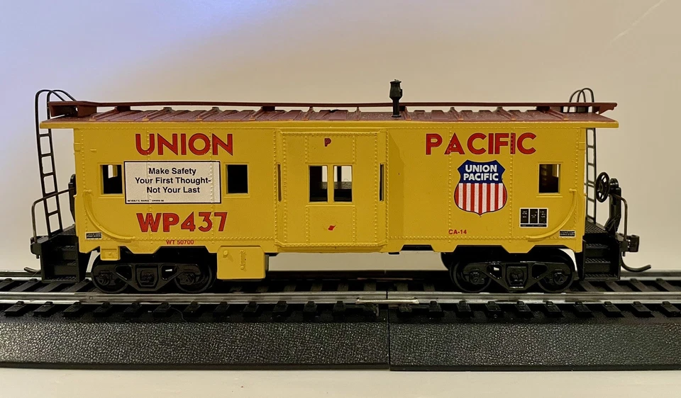 HO Athearn Edición Especial Union Pacific Bay Ventana "Seguridad" Caboose WP 437 (t) Foto 1 de 4