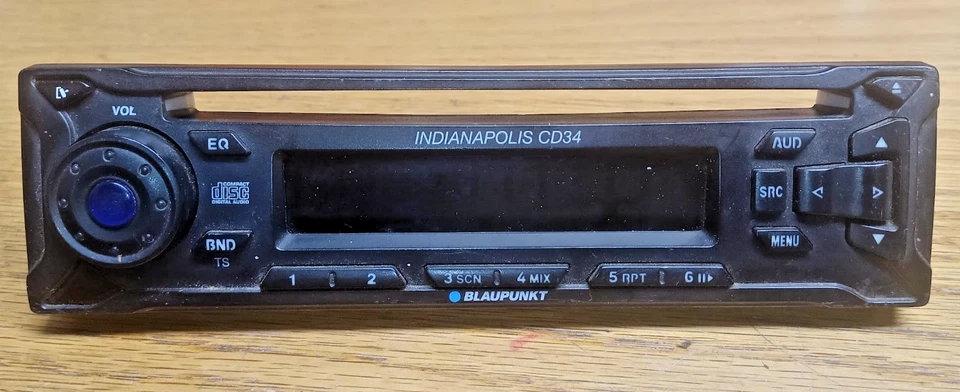 BLAUPUNKT 印第安纳波利斯 CD34 CD 接收器汽车音响头单元可拆式面板 — 第 1/1 张图片