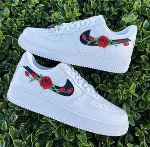 Scarpe Air Force 1 basse personalizzate bianco rosso rosa floreale nero swoosh uomo taglia 18 - Foto 1 di 23