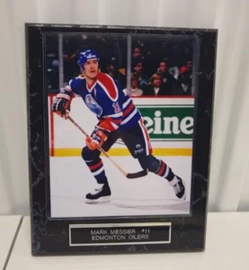 Mark Messier-Edmonton Oilers-10 1/2 x 13 Black Marble Plaque With 8x10 Photo - Picture 1 of 2