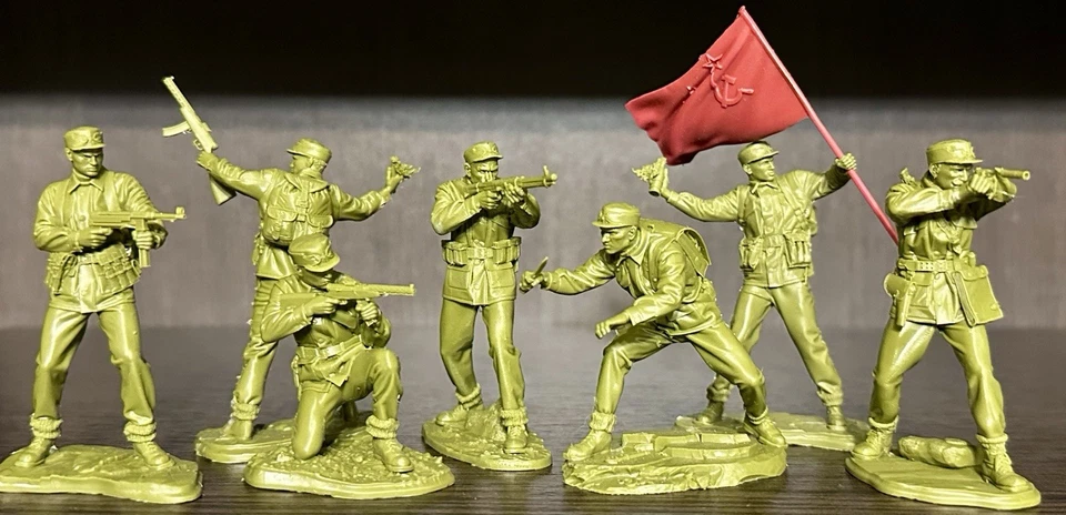 New Release HANOMAK Soviet soldiers   Saboteurs WW2 1:32 Toy soldiers 7 Figures - Image 1 of 4