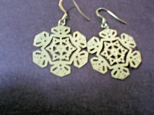 Christmas Holiday Winter Gold Tone Snowflake Drop Earrings - Picture 1 of 2