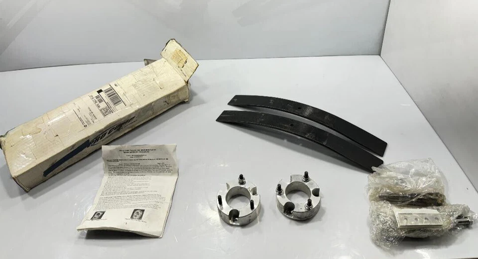 PRO COMP 1995.5-2004 TOYOTA TACOMA FRONT LEVELING & REAR ADD-A-LEAF KIT - Image 1 of 4